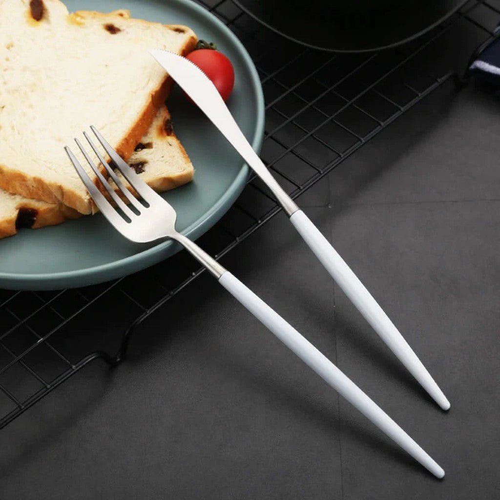 White Silver Cutlery Set - 30 Piece Flatware