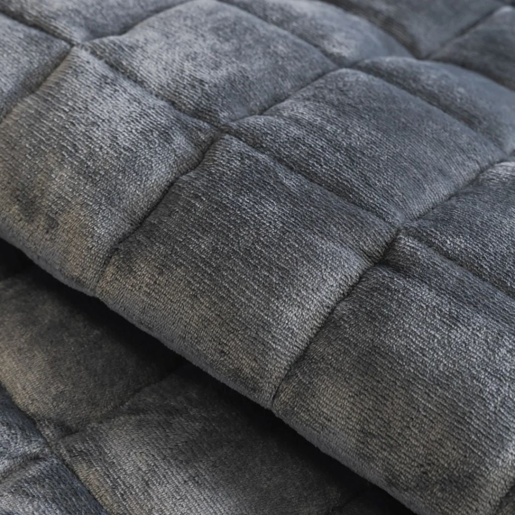 Quilted Sofa Cover Mat – Non-Slip & Pet Scratch Resistant