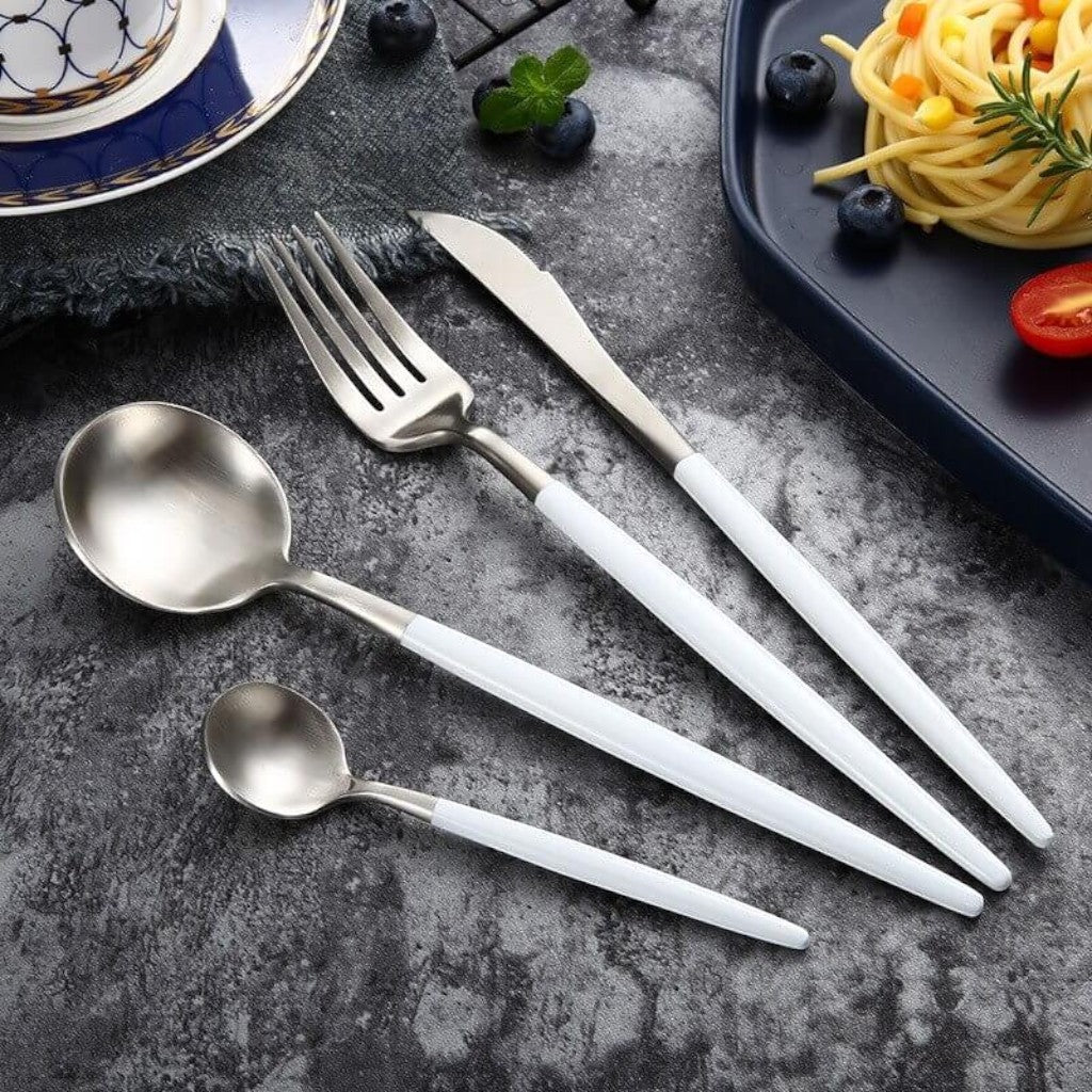White Silver Cutlery Set - 30 Piece Flatware