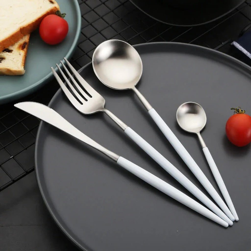 White Silver Cutlery Set - 30 Piece Flatware
