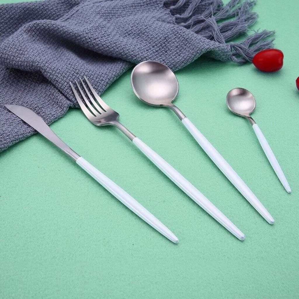 White Silver Cutlery Set - 30 Piece Flatware